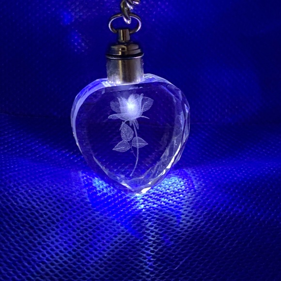 $5 add-on with purchase of bundles $35+  light up heart keychain - Picture 2 of 6